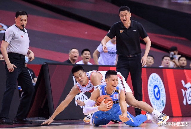 广东男篮|史诗级一战！CBA头号夺冠热门险遭爆大冷！加时19分大逆转拿赛点，北京首钢陷入绝境