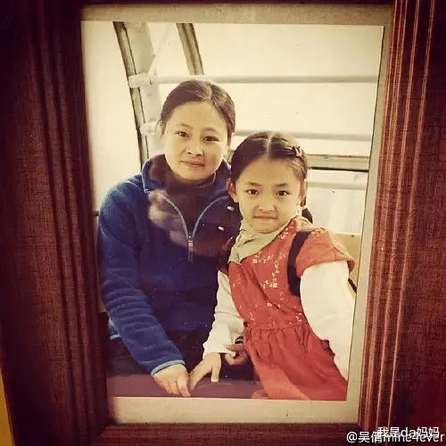 郭碧婷|女星罕见童年照，宋妍霏简直公开处刑，郭碧婷像是在拍校园偶像剧