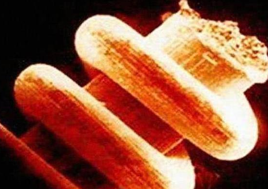 人体试验@乌拉尔山发现深埋精密零件,10万年不锈蚀,外星文明曾光临地球?