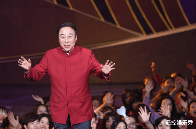 周星驰|“偷偷当了大官”的5位明星，冯巩周星驰已经够厉害了，没想到他却是州长