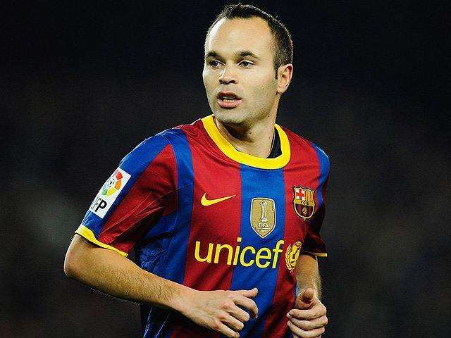 莫德里奇|为何伊涅斯塔和莫德里奇年龄差距不大，一个巅峰，一个状态下滑？