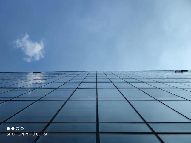 小米科技|上手小米10年的「至尊机」！售价5299，这超大杯分量十足