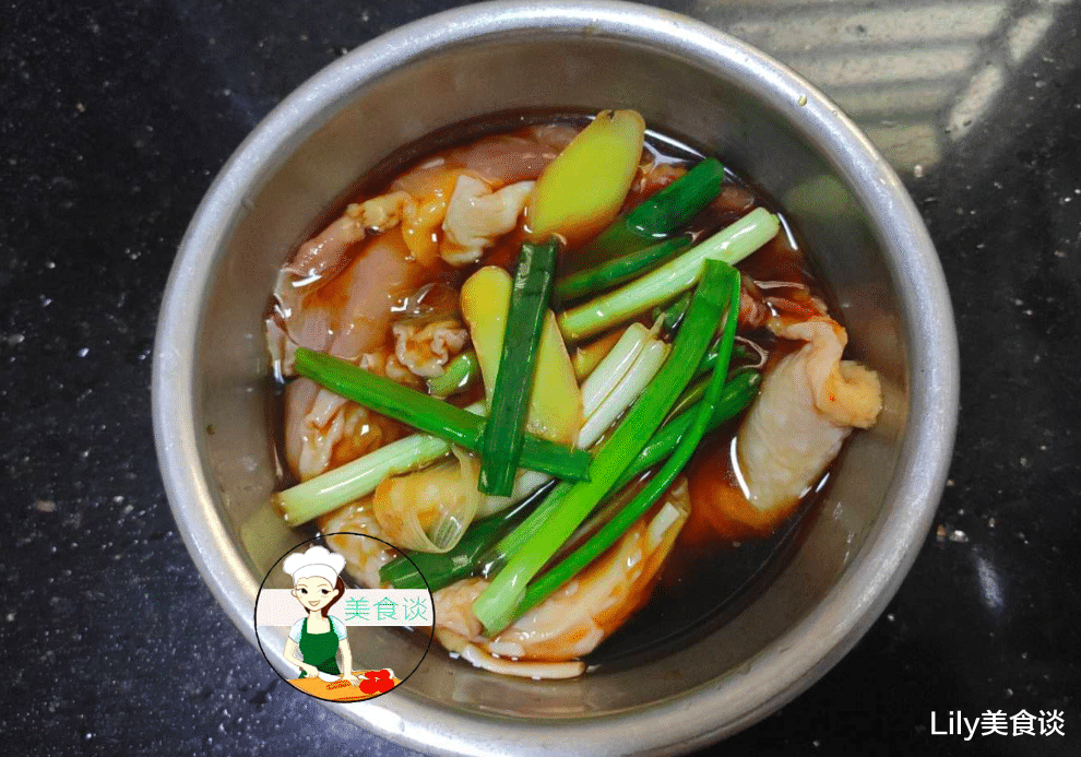 「」不管多热,这菜都是儿子的最爱,两天不吃就嘴馋,做一盘还嫌少了