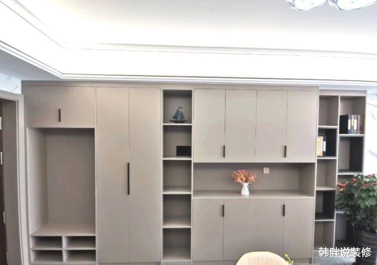 「」刚入住1周的新房，大家都说电视墙好看，我觉得玄关柜更给力