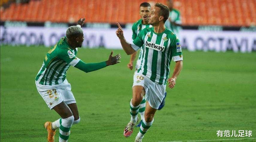 西班牙队|他19岁加盟皇马，黄金年龄三断韧带，如今身披西班牙10号战袍！