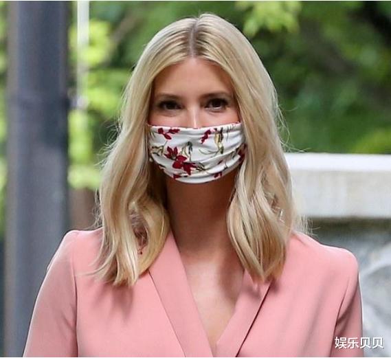 西装|伊万卡换发型！新发型穿粉色西服套装气场全开，撞衫范冰冰也不输