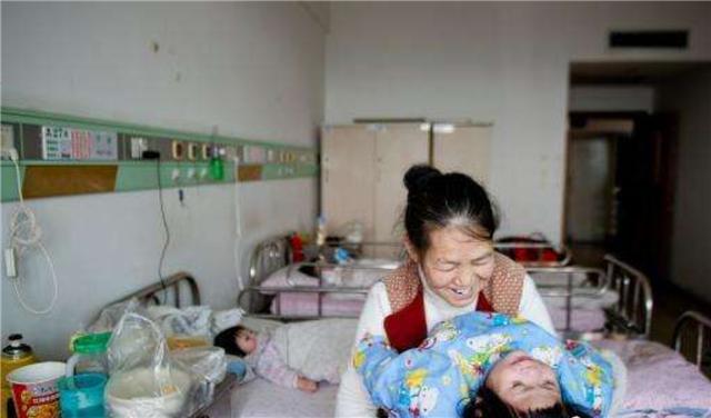 臆说古史|拾荒妈妈张菲：为抚养30多名弃婴终身未嫁，过半“儿女”成白眼狼