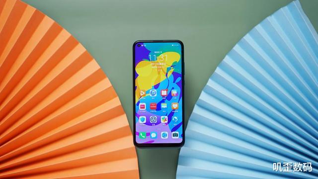 「荣耀」网友吐槽荣耀Play4T用料太差，小米高管：电子垃圾！