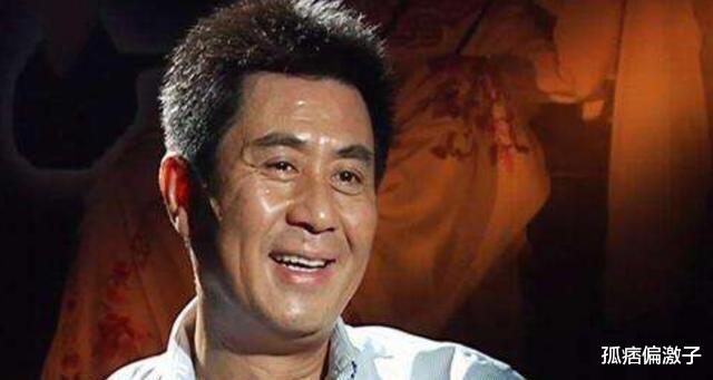 郭凯敏：62岁郭凯敏：没出名时发妻离他而去，二婚娶尤勇前妻，儿子帅到爆