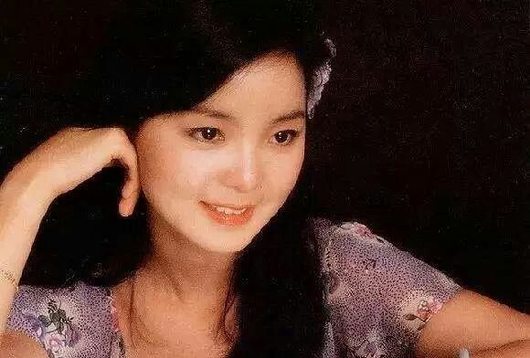 华语乐坛@华语乐坛有哪几位歌手可以称得上歌王歌后？