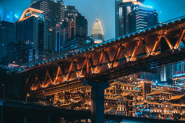 重庆|重庆无人机拍下“鬼城”景象，引发网友热议：这是什么怪物？