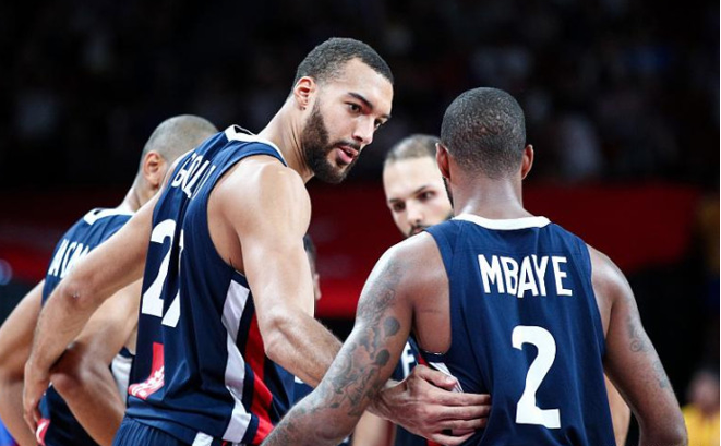 『勇士队』重磅交易再现？勇士5巨头恐将重现，3换1针对湖人，这下稳了？