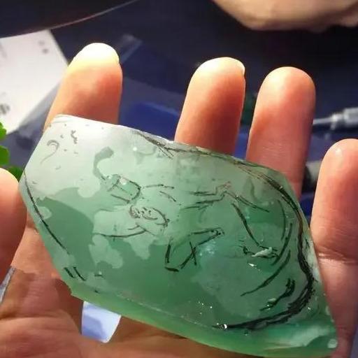 #光绪元宝#擦涨的木那翡翠原石,切开后起货出来成品,价值不菲