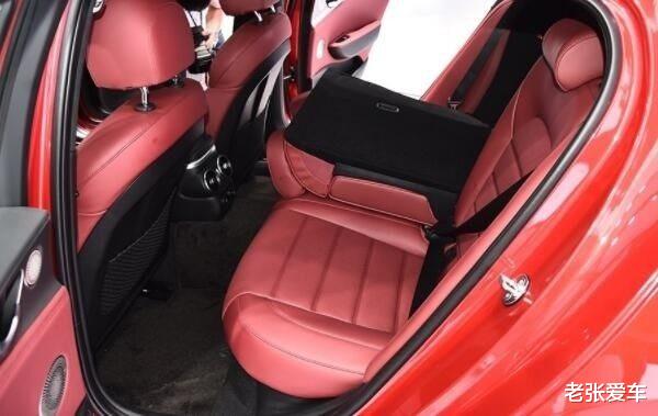 [定速巡航]被埋没的廉价轿跑，一脚油门爆出256马力，别说3系，C级也追不上