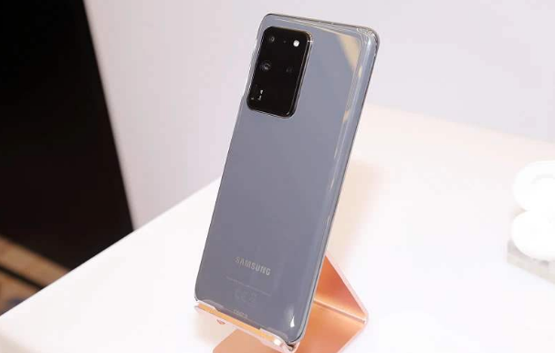 三星|三星机皇冲刺销量，从9999跌至7199，256GB+45W快充+百倍变焦