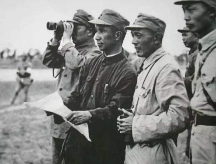 粟裕大将|“宁碰阎王不碰他”,此开国中将最擅长啃硬骨头,粟裕六次调他