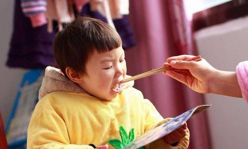 酸菜|“假鸡肉”被曝光，专门卖给学校食堂，赶紧看看，你家孩子吃了没