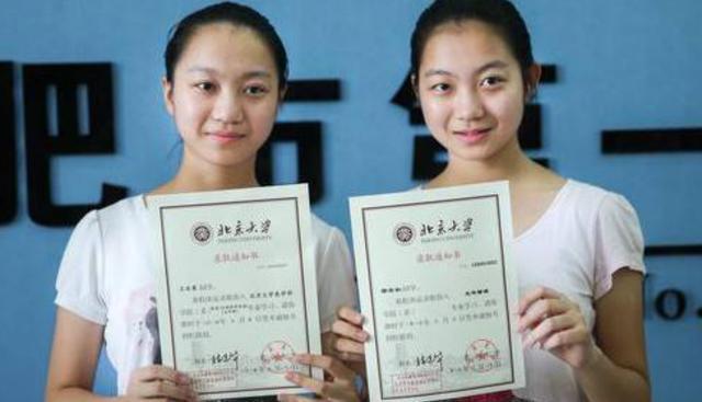 姐姐▲双胞胎高考仅差5分，双双考入名牌大学，10年后却活成两个世界