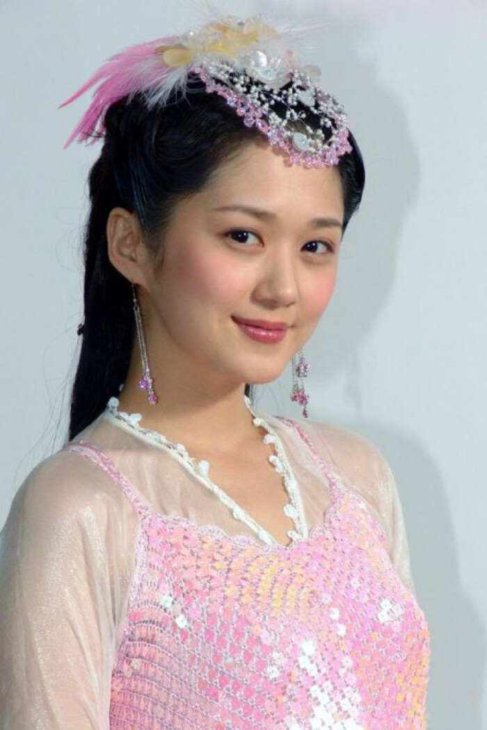 鹿晗|她在当地啥也不算，国内的男网友，却非要把她捧在手心