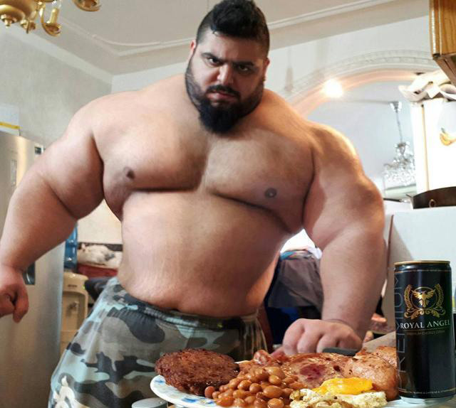 『寿司』出名后的伊朗浩克接拍电影，他的真实身材真的有这么大吗？