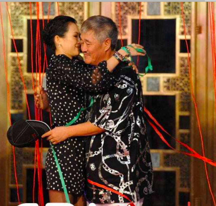 「赵本山」赵本山巅峰时期有多厉害？怀中抱美人都不算啥，最后一张才叫霸气