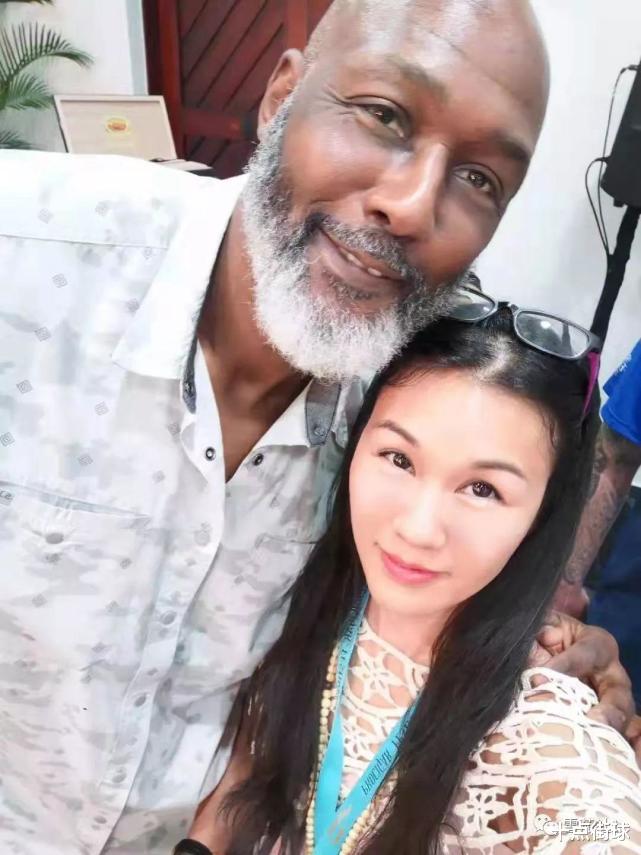 卡尔·马龙|科比离去，马龙在瓦妮莎旁买房的真实目的是什么？慈世平暗示真相