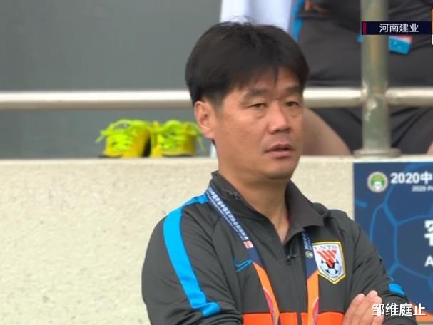 山东鲁能|8分钟险丢2球，鲁能国脚被炮轰，队友摊手不满，这是怎么防守的