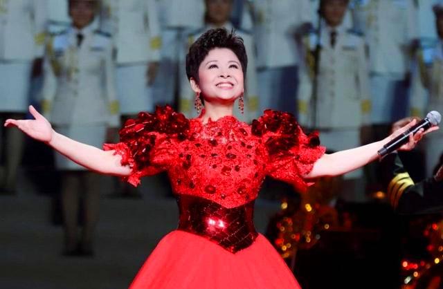 杨钰莹|被赖昌星毁掉前途的女星，一个是甜歌天后，一个曾获国家一级演员