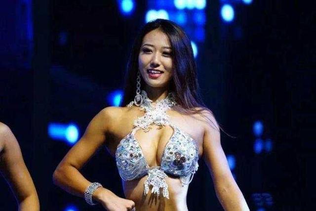 释小龙|小时候因太美迷倒释小龙，长大后嫁黑人生子，今颜值一言难尽