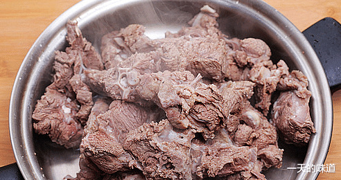 [羊蝎子]这样的羊蝎子你能吃多少？多给家人吃一吃，一周3次，身体杠杠的