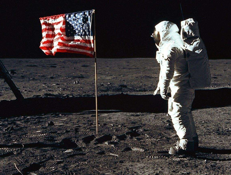 『月球』人类为何不再登月？科学家发现，其实月球一直在“监视”地球