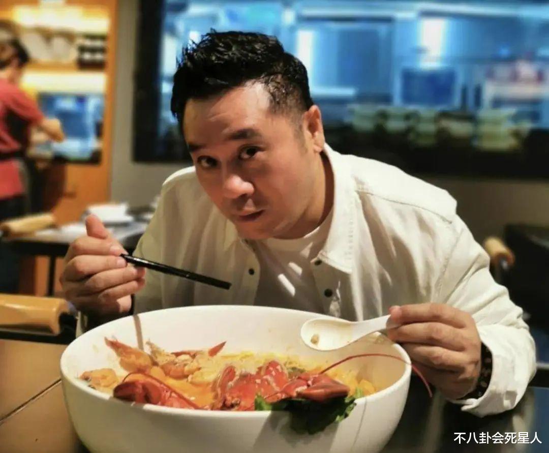 52歲男藝人解約TVB很落魄，出場費3百元，開餐廳失敗做網紅-圖8