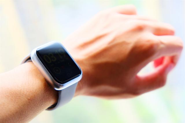 『智能手表』仅百元就买到的轻奢极简智能手表，还要什么小米手环？