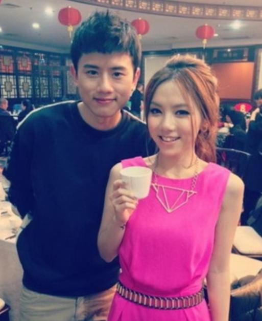 『谢娜』23: 01，24937条恶评的谢娜正式发文宣布和张杰离婚? 张杰回应了啥?