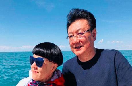 「刘纯燕」从“央视国脸”到人生赢家，“装”了32年的王宁，退休后终于露馅