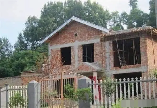 |农村不少房子建好后，却迟迟不装修，这是为何呢？听听老农怎么说