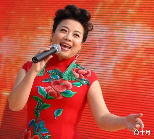 【李谷一】她是李谷一的女儿，曾上过25次春晚，如今52岁仍然单身