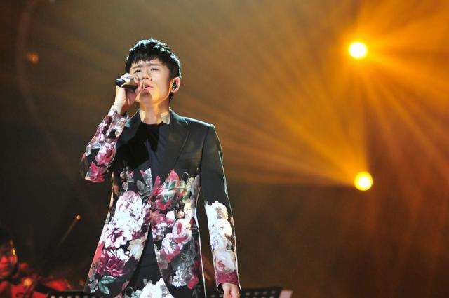 演唱会|一场线上演唱会60万人预约，没有热搜的他暴露了真实人气