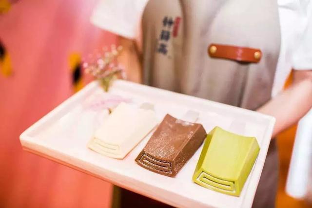 完美日记|这些次世代品牌，为什么可以掏空你的钱包？