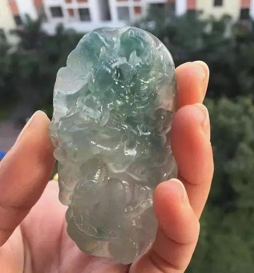 【翡翠】8000淘的莫西沙翡翠原石，转手卖了3万别说我暴力