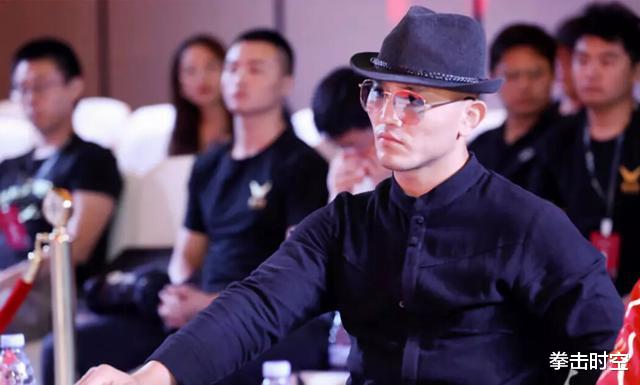 [迈克·泰森]武僧一龙正式向泰森宣战：希望能与泰森一战，我会使出所有武功