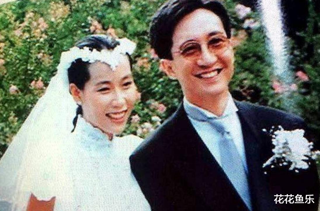 叶童|叶童不服老裸妆出镜，与同岁吴家丽同框，看起来像两代人？