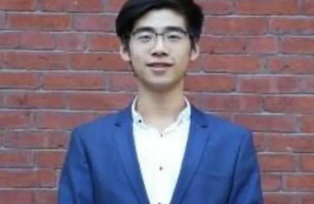何超盈|还记得去年，娶了大8岁何超盈的21岁哈佛才子吗？如今过得怎样了