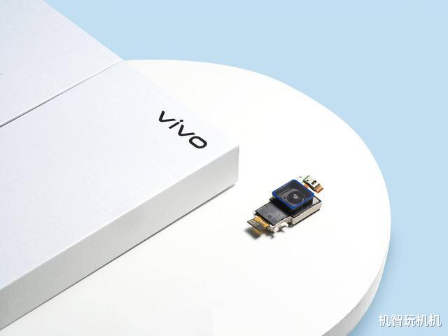 「运营商」6月1日发布！vivo X50真机抢先曝光：这颜值独树一帜！