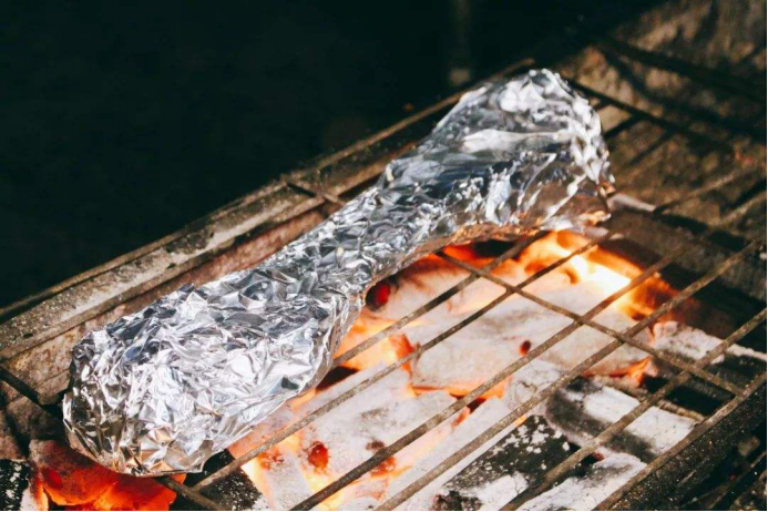 #烧烤#它去年还是烧烤届“翘楚”，今年沦落到“狗都嫌”，打折都没人吃