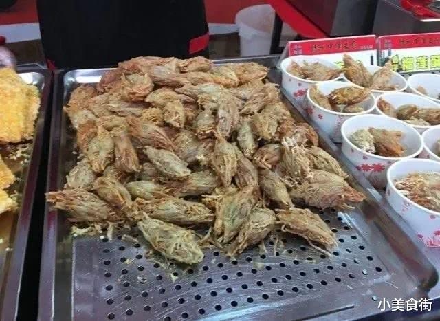 榴莲@90后女孩离职卖“独一份”小吃，10元一份遭哄抢，买不到只有干着急