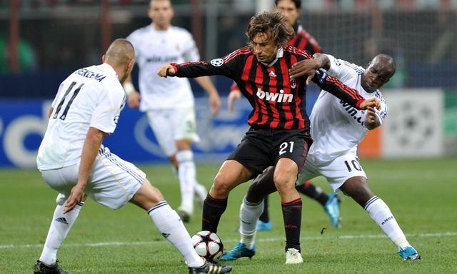 哈维@在前腰位置上,几乎没人能与他相提并论,哈维伊涅斯塔都不行