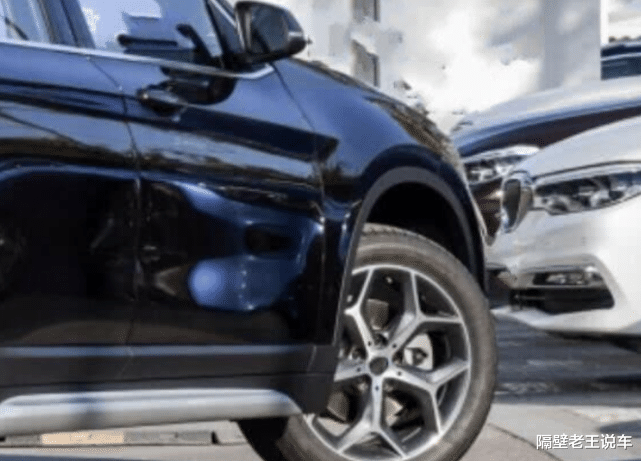 『宝马X1』一年没白等，这货售价从27w跌到20w，开出去一看车标就比汉兰达上档次