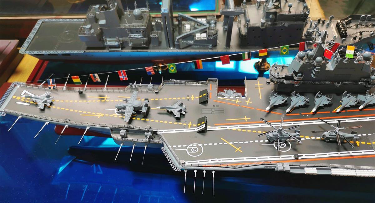 『舰载机』深度：潜艇导弹模式和航母舰载机模式在未来，究竟孰强孰弱？