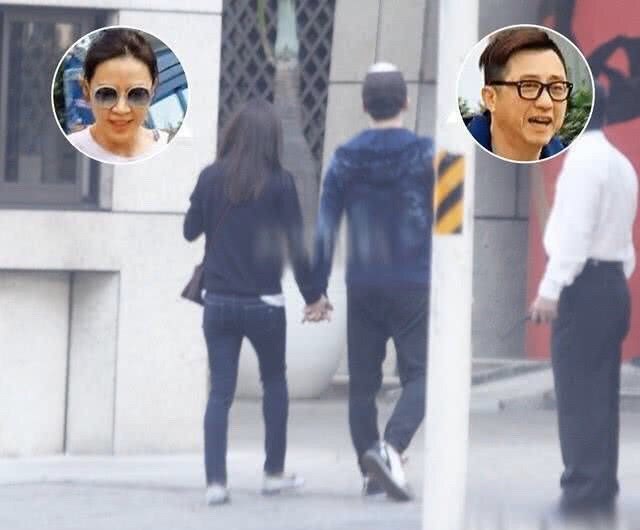 庾澄庆|庾澄庆和妻子出街，59岁保养太年轻，和小14岁妻子看不出年龄差距